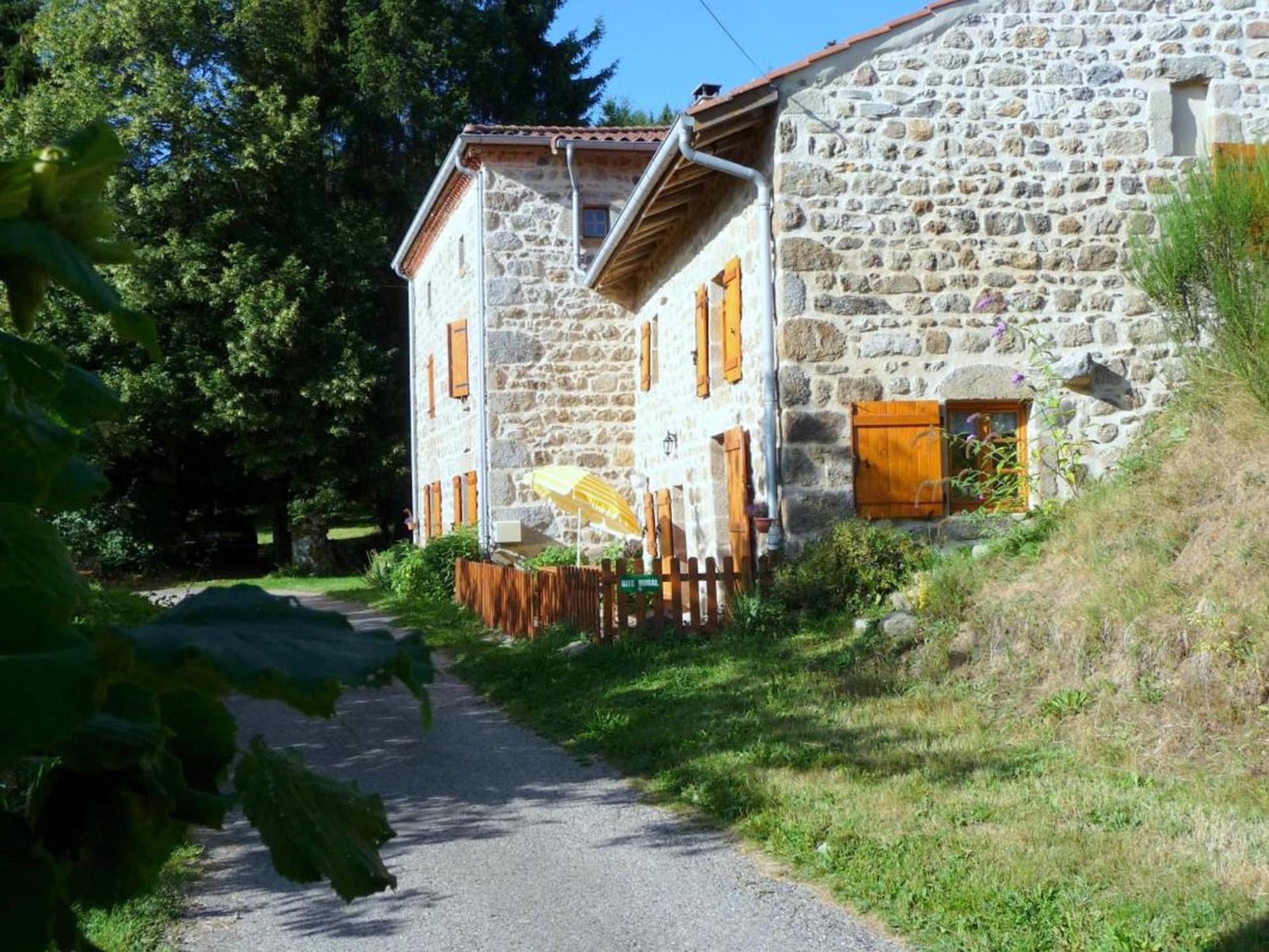 Charmant Gite Avec Terrasse, Cheminee Et Jardin, A Proximite Des Bois, Animaux Acceptes - Fr-1-496-205 Saint-Jean-Soleymieux Kültér fotó